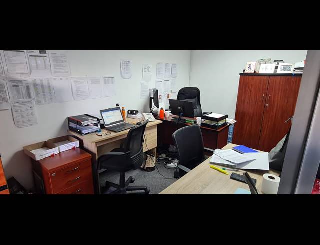 87M² BUSINESS FOR SALE IN UMHLANGA CENTRAL